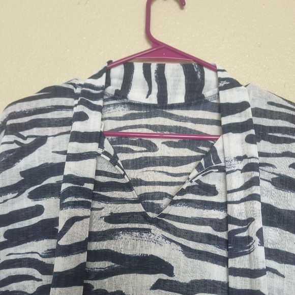 Nine west Top with navy blue and white animal print collar Long ties Medium Size - Picture 8 of 13
